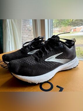 Brooks Black and White Athletic Running Shoes size 4.5 US